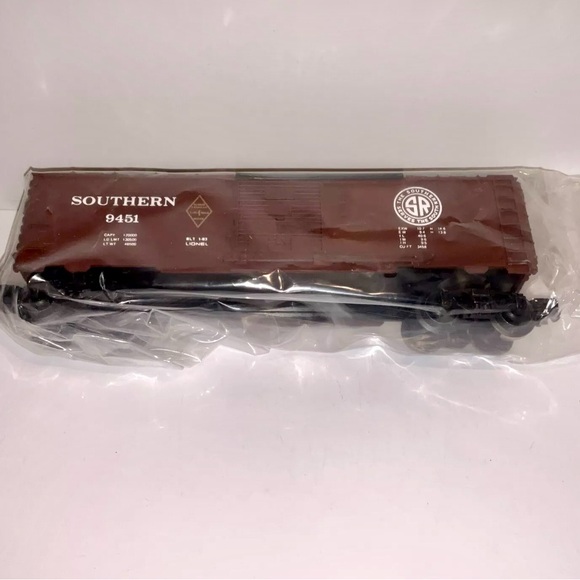 NIB Lionel Trains #6-9451 O-Gauge “Famous American RR Southern Box Car” 1983 - Picture 5 of 7